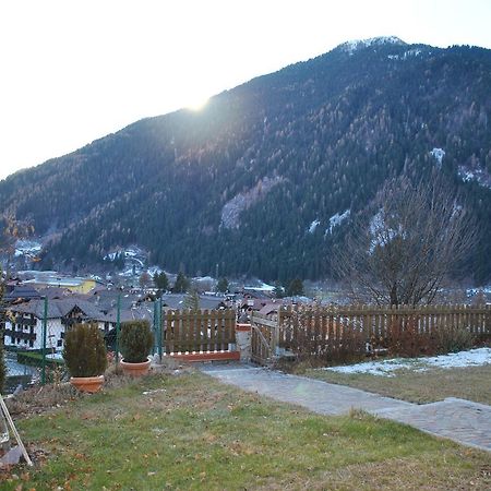 Villetta Con Giardino E Panorama Apartamento Carisolo Exterior foto